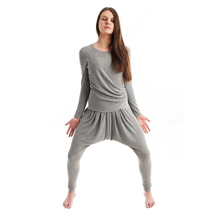 Shirt Wickeloptik PRANA - Hose KRIJA